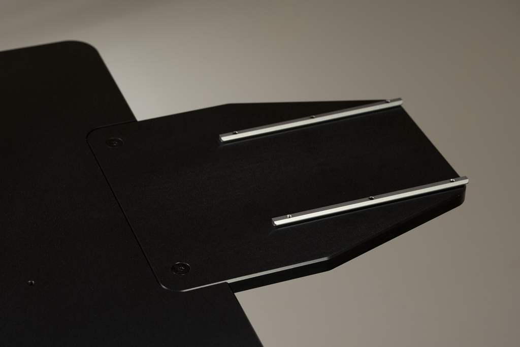 Modular routing platform black work surface with two metal guide bars